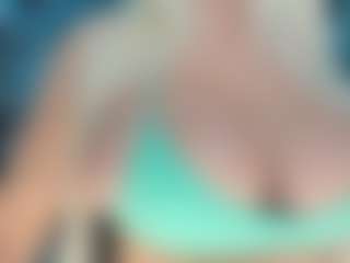 adrianna777's Live Sex Cam Show