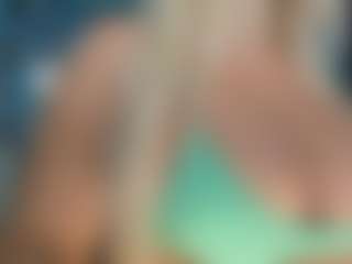 adrianna777's Live Sex Cam Show