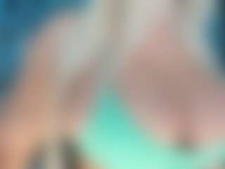 adrianna777's Live Sex Cam Show
