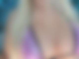 adrianna777's Live Sex Cam Show