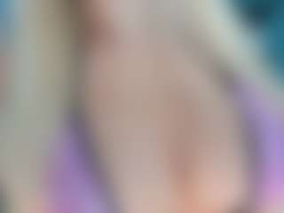 adrianna777's Live Sex Cam Show