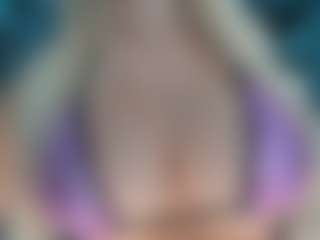 adrianna777's Live Sex Cam Show