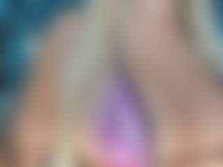 adrianna777's Live Sex Cam Show