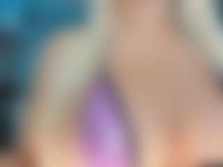 adrianna777's Live Sex Cam Show