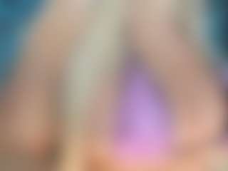 adrianna777's Live Sex Cam Show