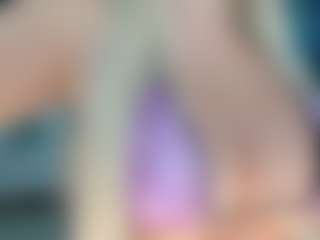 adrianna777's Live Sex Cam Show
