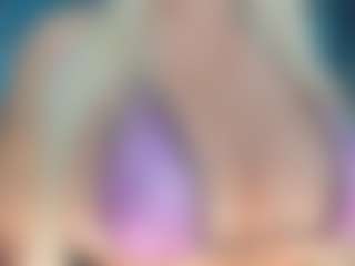 adrianna777's Live Sex Cam Show