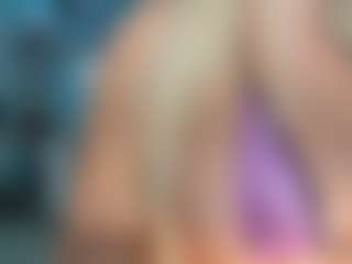 adrianna777's Live Sex Cam Show
