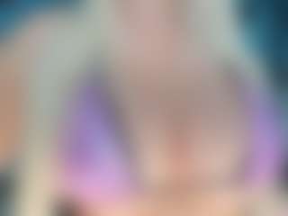 adrianna777's Live Sex Cam Show