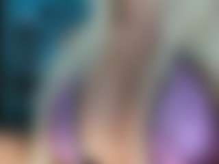 adrianna777's Live Sex Cam Show
