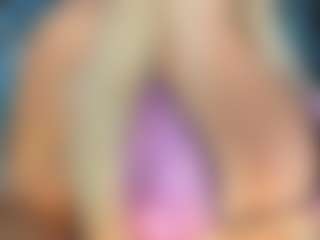 adrianna777's Live Sex Cam Show