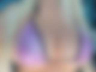 adrianna777's Live Sex Cam Show