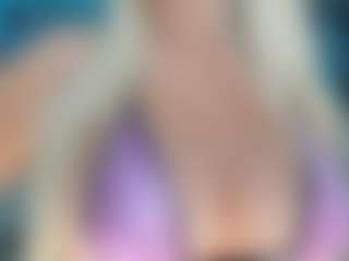 adrianna777's Live Sex Cam Show