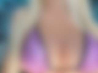 adrianna777's Live Sex Cam Show