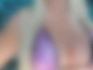 adrianna777's Live Sex Cam Show