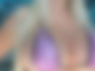 adrianna777's Live Sex Cam Show