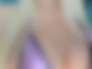adrianna777's Live Sex Cam Show