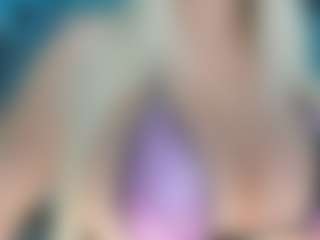 adrianna777's Live Sex Cam Show