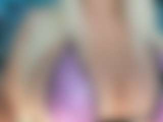 adrianna777's Live Sex Cam Show