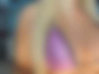 adrianna777's Live Sex Cam Show