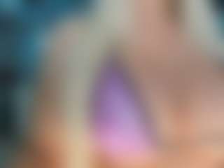 adrianna777's Live Sex Cam Show