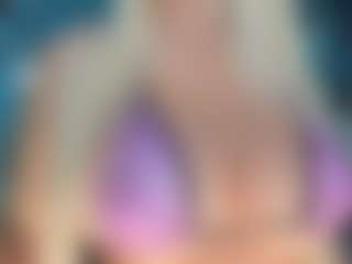 adrianna777's Live Sex Cam Show