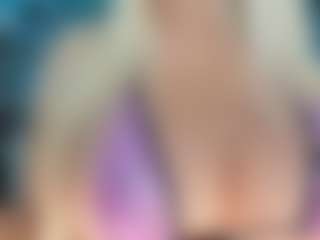 adrianna777's Live Sex Cam Show