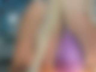 adrianna777's Live Sex Cam Show