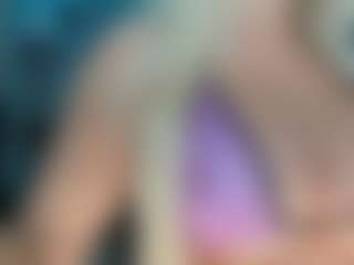 adrianna777's Live Sex Cam Show