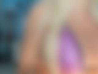 adrianna777's Live Sex Cam Show
