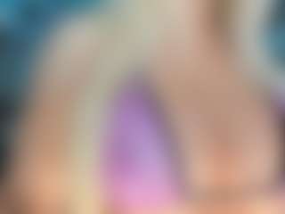 adrianna777's Live Sex Cam Show