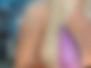 adrianna777's Live Sex Cam Show