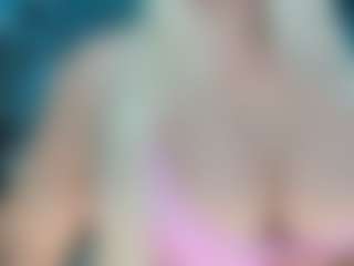 adrianna777's Live Sex Cam Show
