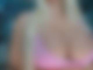 adrianna777's Live Sex Cam Show