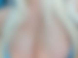 adrianna777's Live Sex Cam Show