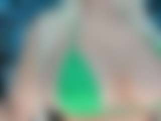 Live cam show with adrianna777 - Small Ass on AdultVida.com