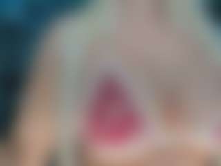 Live cam show with adrianna777 - Living Room on Camiplay Live