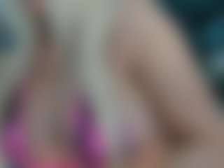 adrianna777's Live Sex Cam Show