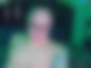 Live cam show with Nelli Brickhouse - Spank on CamClone