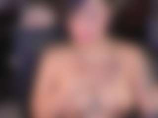 ivynaugthyqueen's Live Sex Cam Show