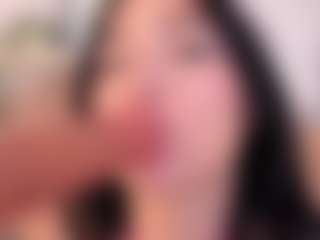 emiiily's Live Sex Cam Show