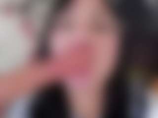 emiiily's Live Sex Cam Show