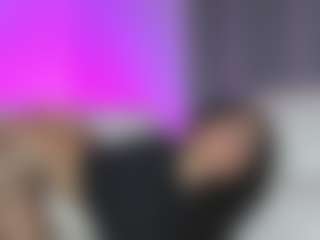 Live cam show with paulinasoto - Gamer Athletic on googirlz