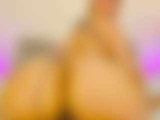 Lori Bauer MILF webcam performer live streaming