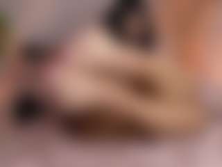 Live cam show with Dani Rouge - Pornstar Public on Hubzter Live