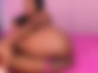 Live cam show with Kitty - Black on studioflirtlive.com