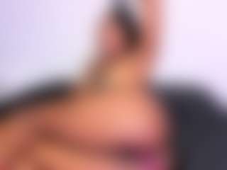 Live cam show with Kitty - Petite on Camsoda.co