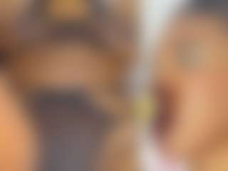 samantha MILF webcam performer live streaming