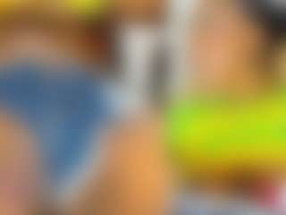 Live cam show with samantha - College MILF on CamwithHer