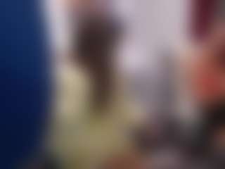Live cam show with Dajla - Shaved Pussy Brown Hair on Strip Flash - Live Sex Shows